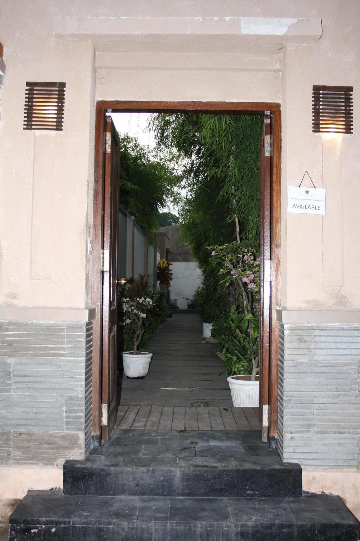 גילי טרוונגן Gili Pearl Three Bedroom Villa מראה חיצוני תמונה