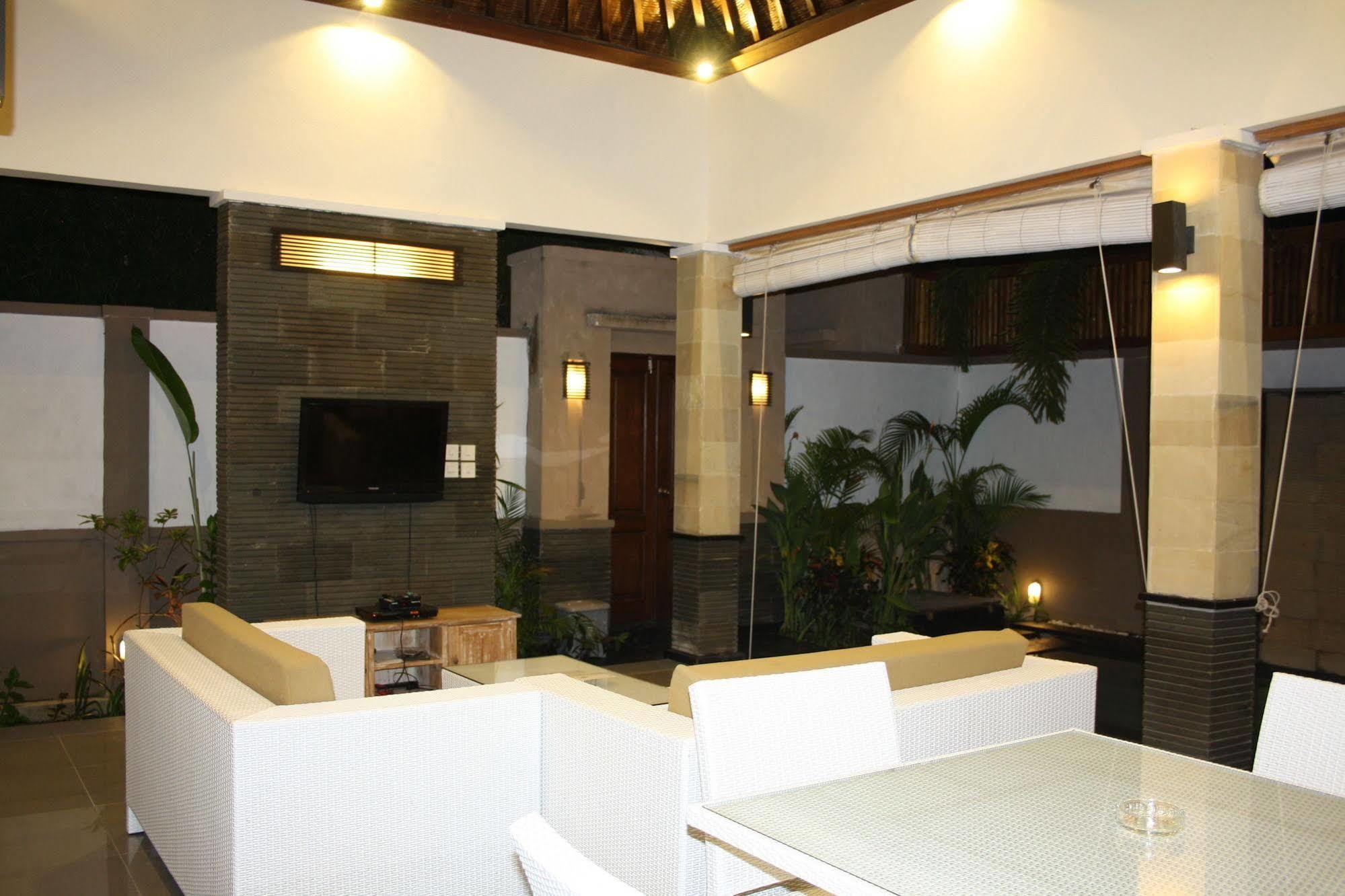 גילי טרוונגן Gili Pearl Three Bedroom Villa מראה חיצוני תמונה